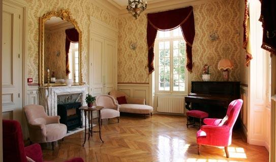 Chateau De Montbraye 13027921 103